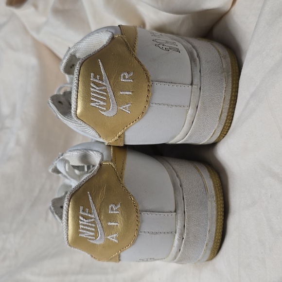 Gold & White AF-1 - Picture 5 of 11